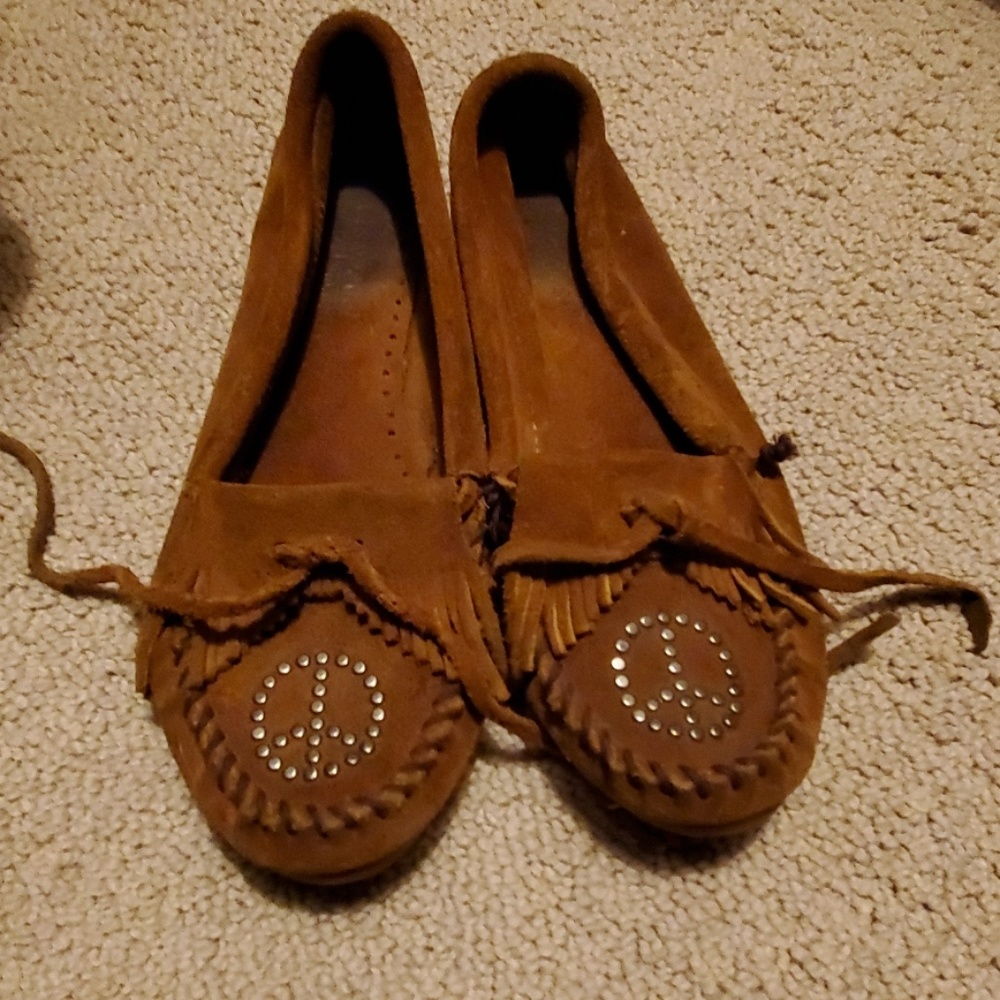 Minnetonka Peace Mocassins